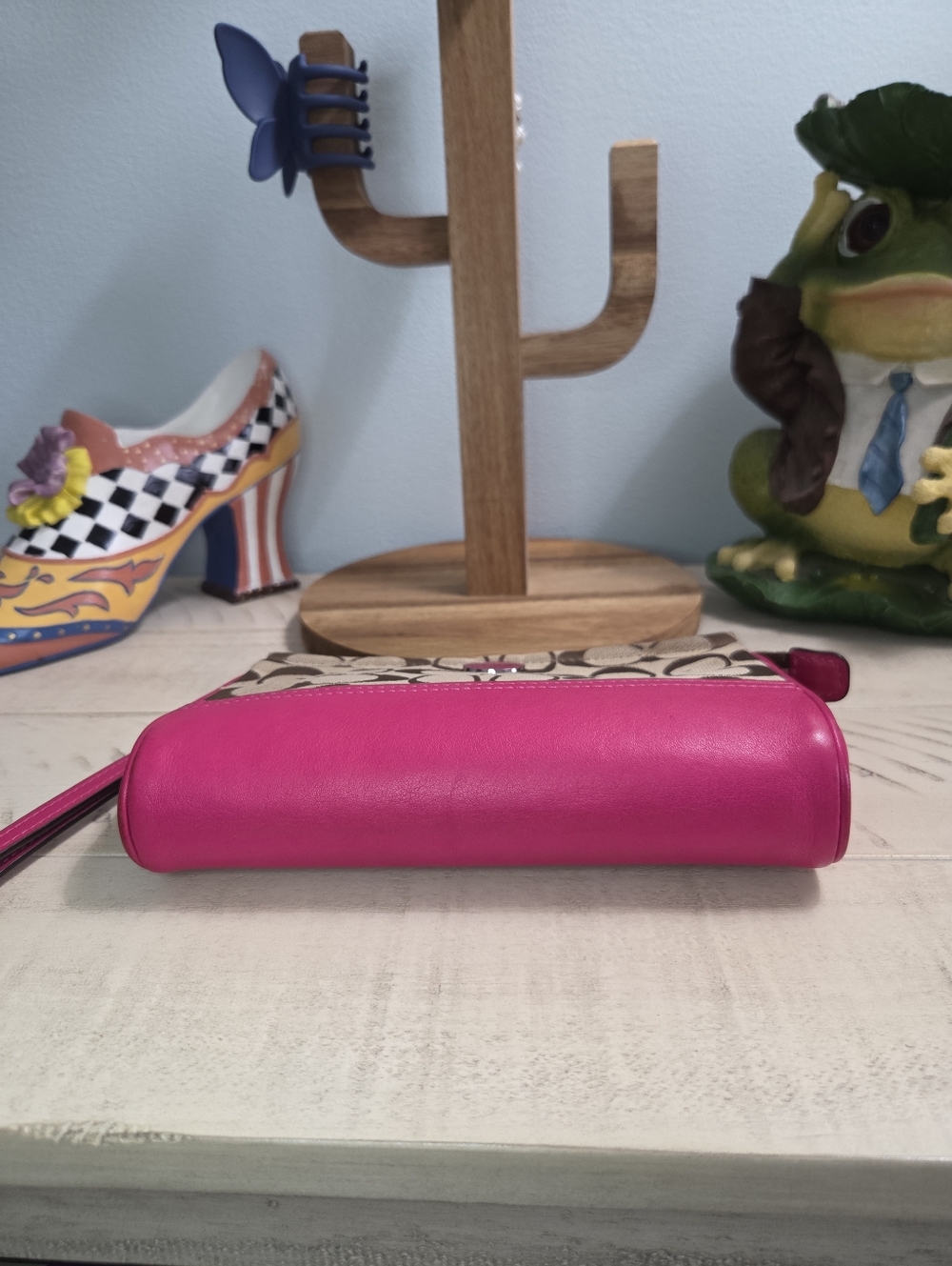 Coach Brown Signature Canvas with Hot Pink Leather Wristlet Clutch,EUC - Picture 8 of 14